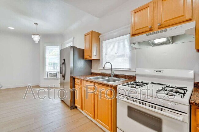 Building Photo - 241 N 12th St