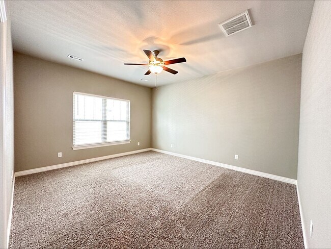 Building Photo - 2067 N Penelope Ln