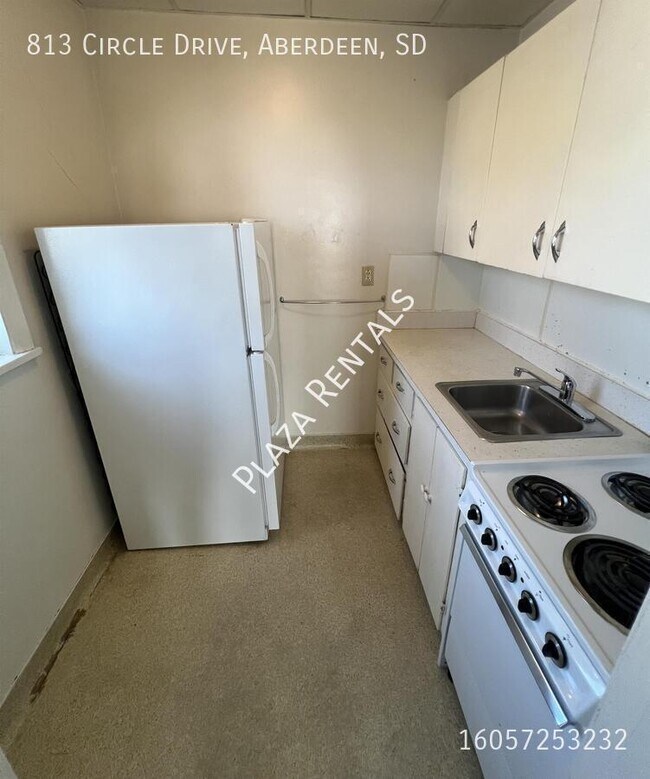 Building Photo - 19 7th Ave SE