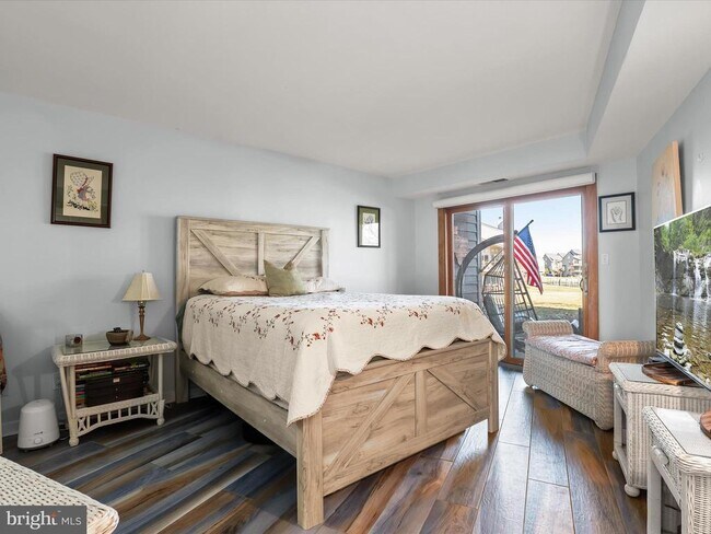 Building Photo - 7024 Channel Village Ct