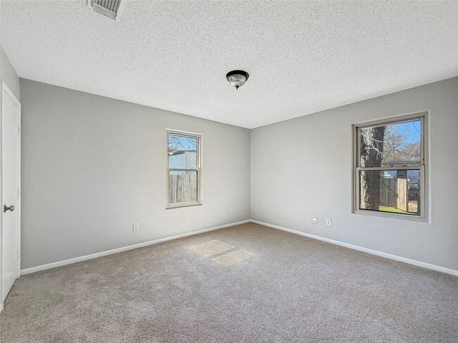 Building Photo - 114 8th St