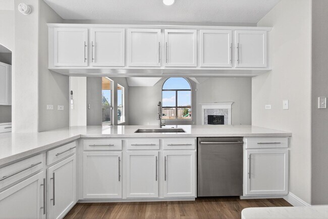 Building Photo - 6272 N Fawnlake Dr