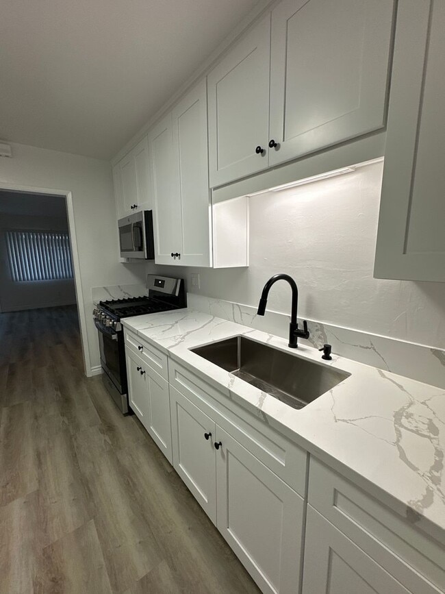 Building Photo - 4061 Ohio St