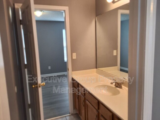Building Photo - 1107 Northridge Dr