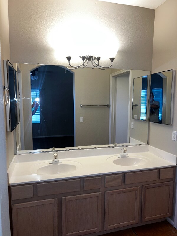 Building Photo - 8807 W Shaw Butte Dr