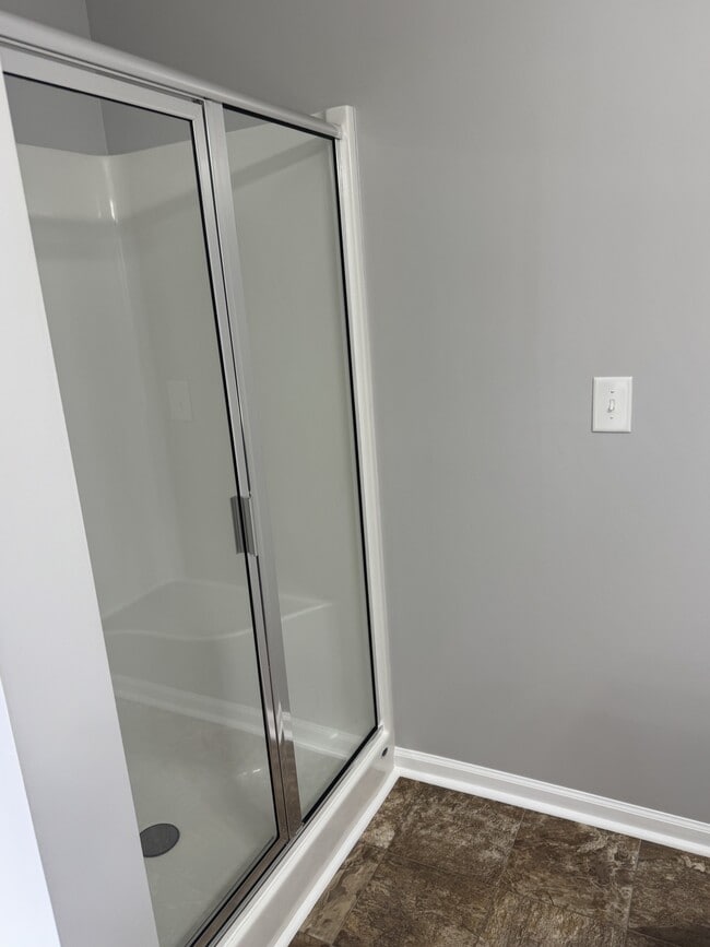 Building Photo - 617 Rockland Dr