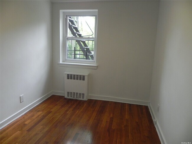 Building Photo - 80 Knightsbridge Rd