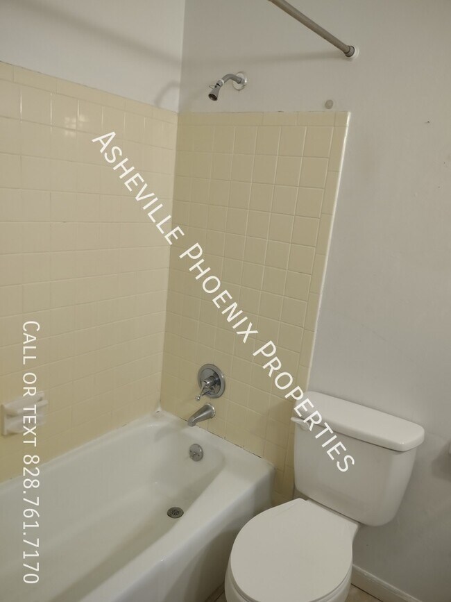 Building Photo - 17 Brookcliff Dr