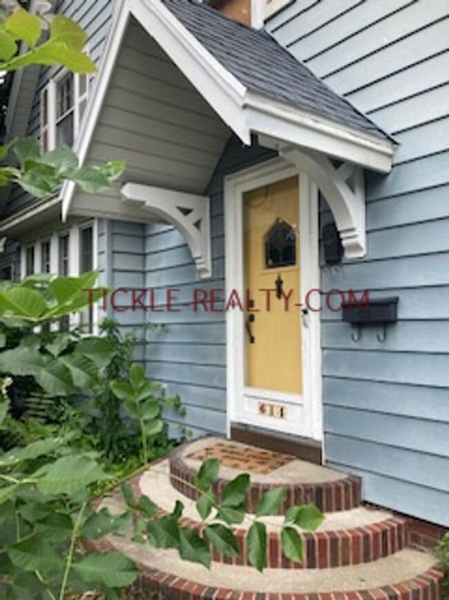 Building Photo - 3 Bed, 1.5 bath House in Laurelton Neighborhood