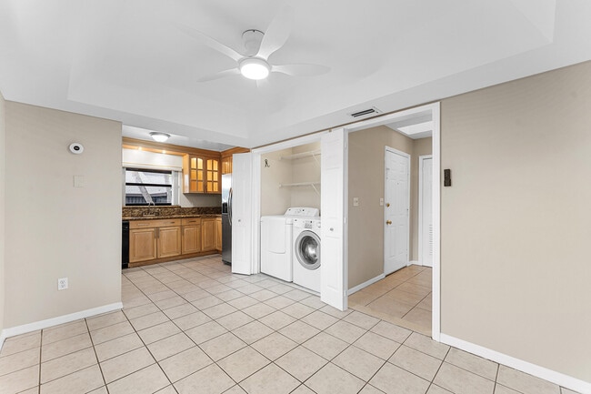 Building Photo - 1593 Cabot Ln