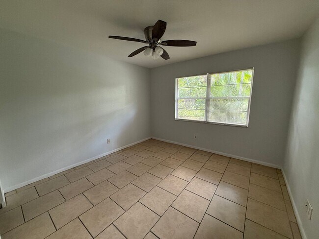 Building Photo - 2512 51st Ave Terrace W