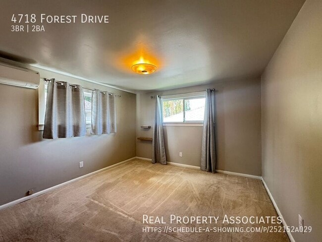 Building Photo - 4718 Forest Dr