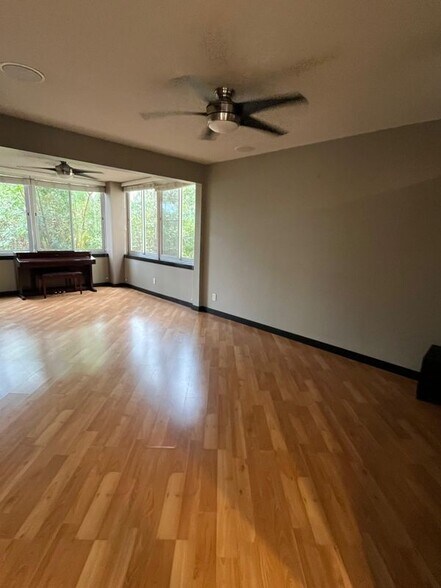 Building Photo - 1800 The Greens Way