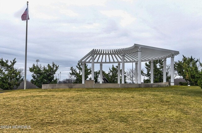 Building Photo - 5 Hilltop Ave