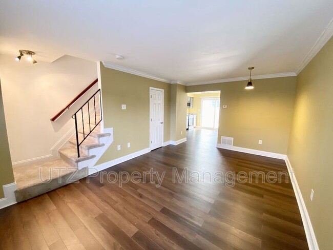Building Photo - 538 Wellington Ct