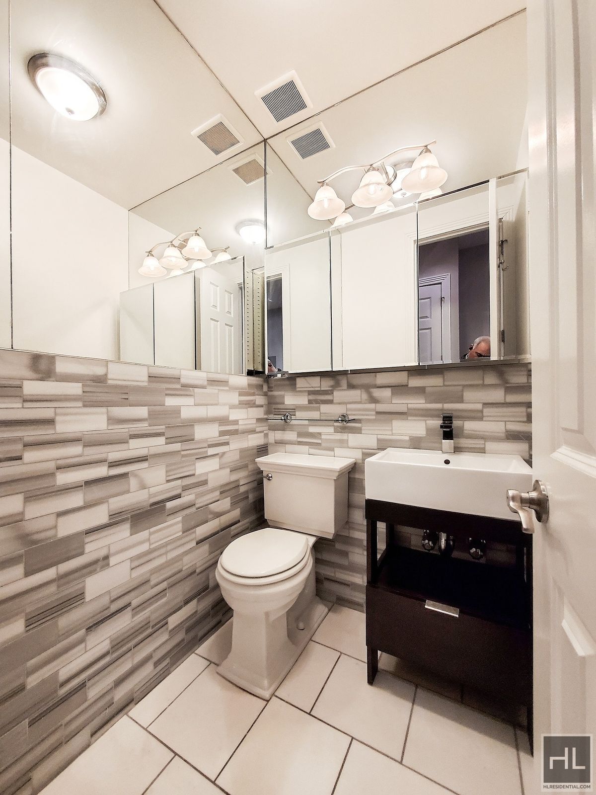 Building Photo - East 75th Street