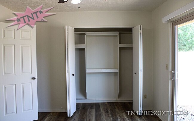 Building Photo - 1430