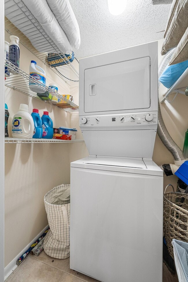 Building Photo - 4381 Trevi Ct