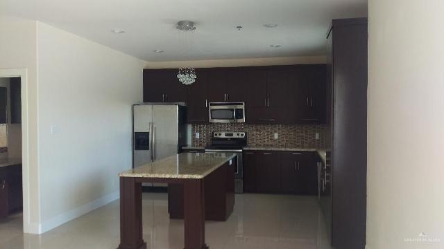 Building Photo - 14 Pineridge Ln