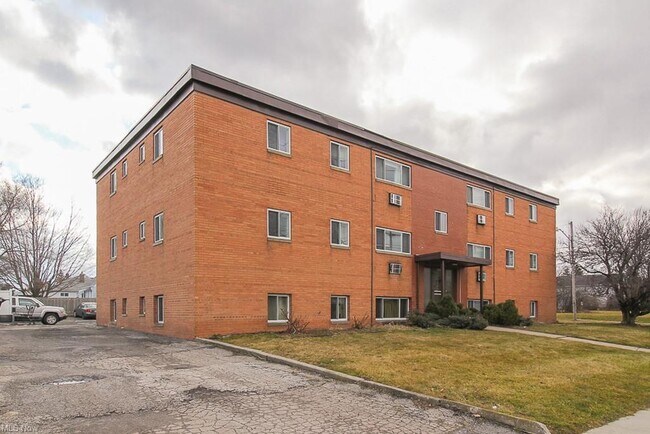 Building Photo - 4655 Ridge Rd