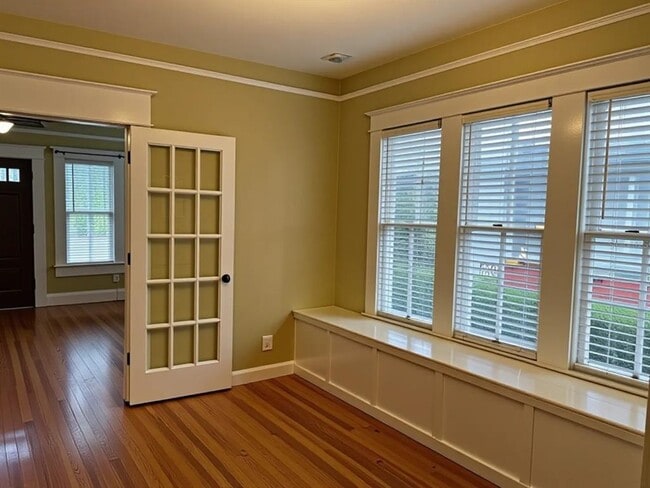 Building Photo - 807 S Fremont Ave