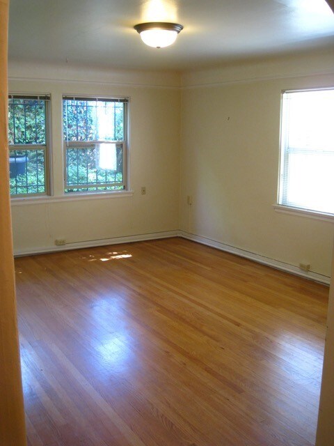 Building Photo - Fairhome - 1 bedroom