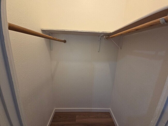 Building Photo - Beautiful 2 bedroom home with large detatched garage