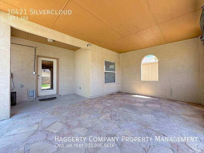 Building Photo - 10421 Silvercloud-