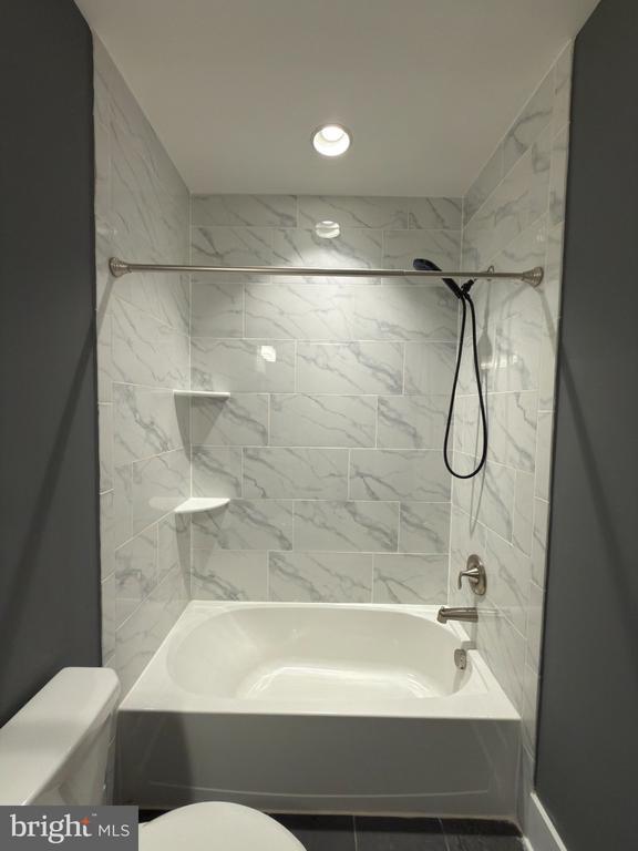 Building Photo - 8 Ramsdell Ct