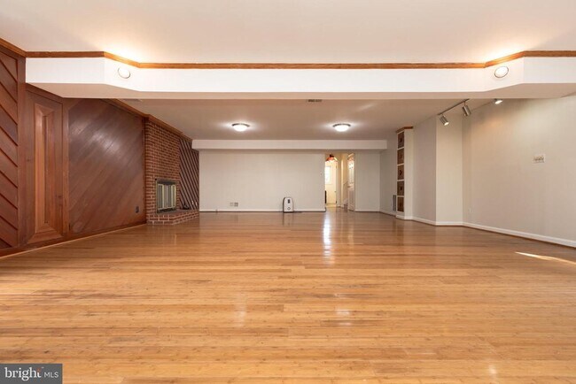 Building Photo - 11506 Karen Dr