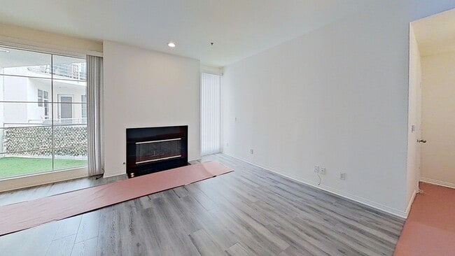 Building Photo - Beautiful 2 Bedroom Condo In Encino
