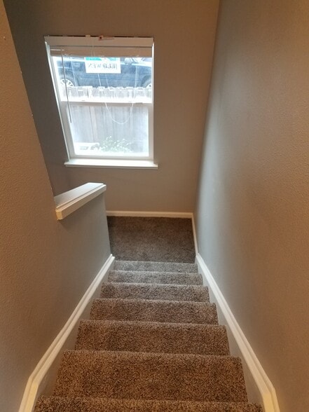 Building Photo - 2464 Beaufort Dr