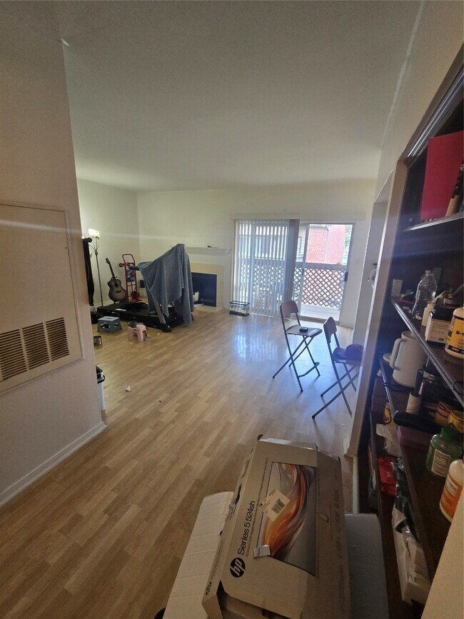 Building Photo - 6500 Harbor Town Dr