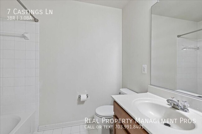 Building Photo - 7 Castings Ln