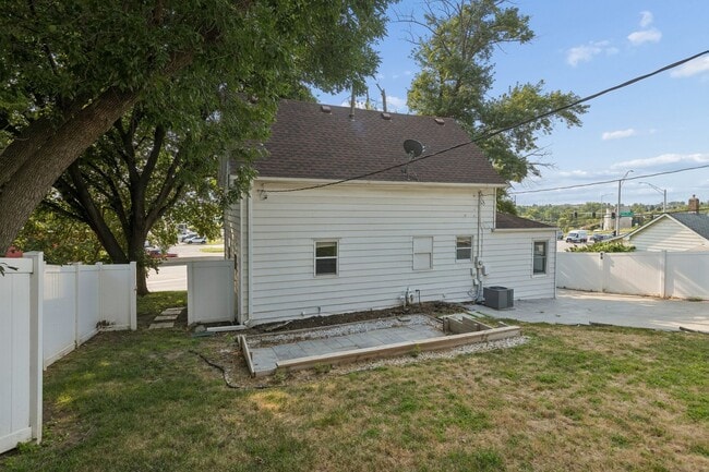 Building Photo - 2814 N 204th St