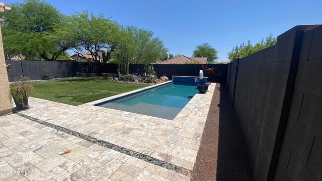 Building Photo - 39519 N White Tail Ln