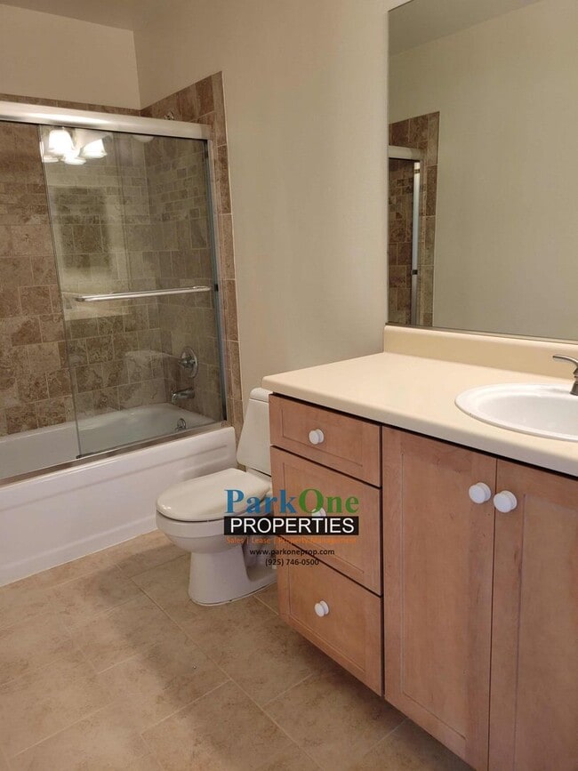 Building Photo - Nicely Updated Condo Near Downtown Walnut ...
