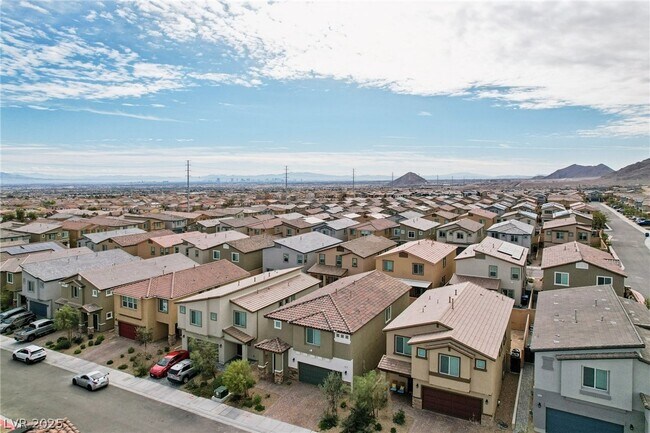 Building Photo - 10971 Meridian Flds Ave