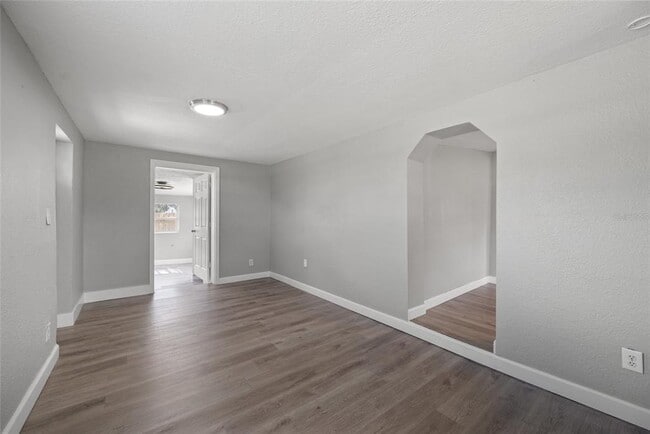 Building Photo - 605 S Disston Ave