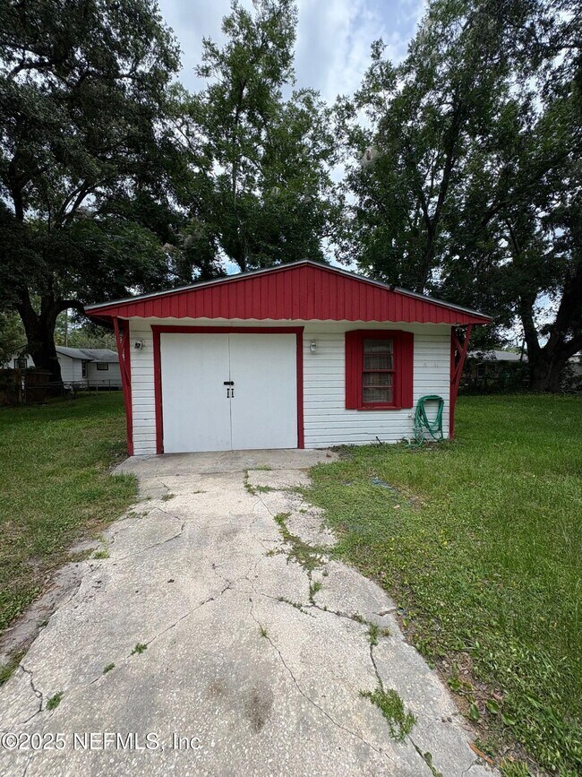 Building Photo - 9525 Kentucky St