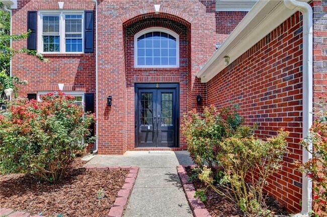 Building Photo - 2835 Crestmont Ct