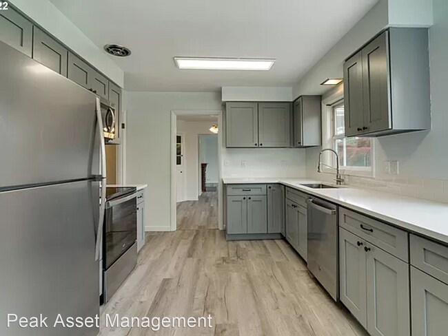 Building Photo - 4 br, 2 bath House - 7740 SE Flavel St