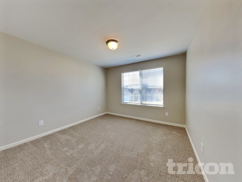 Building Photo - 4818 Kitledge Dr