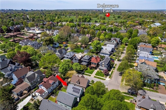 Building Photo - 95 Russell St