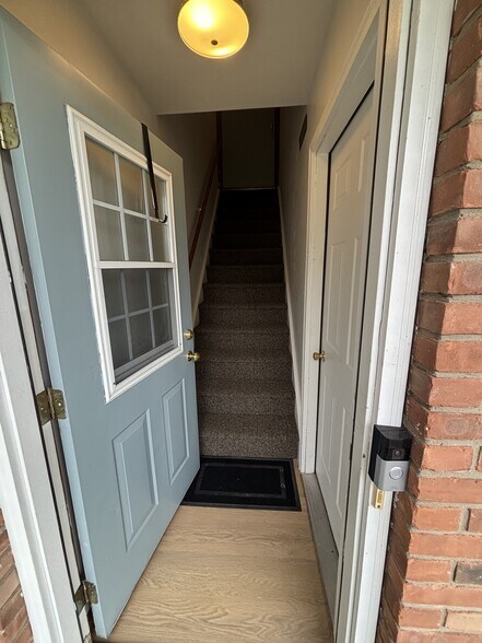 Building Photo - 101 Serif Ln