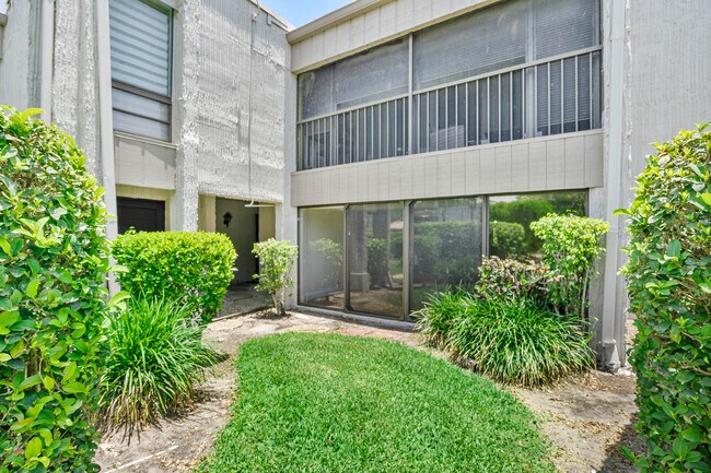 Building Photo - 6612 Spring Bottom Way