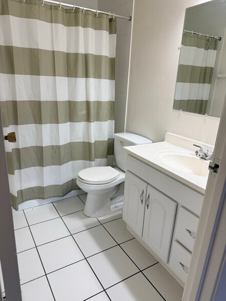 Building Photo - 1007 N Marshall St