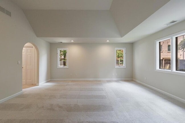 Building Photo - 3491 Roswell Rd NE