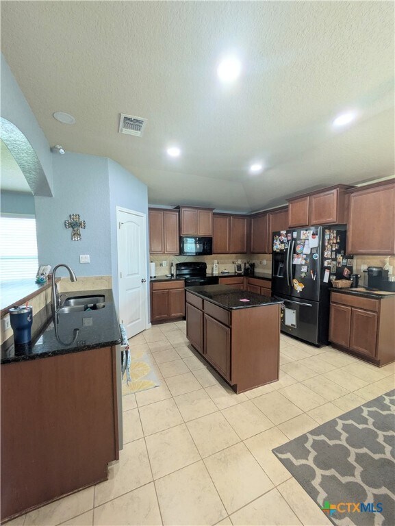 Building Photo - 735 Spectrum Dr