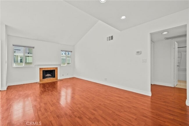 Building Photo - 22117 Burbank Blvd